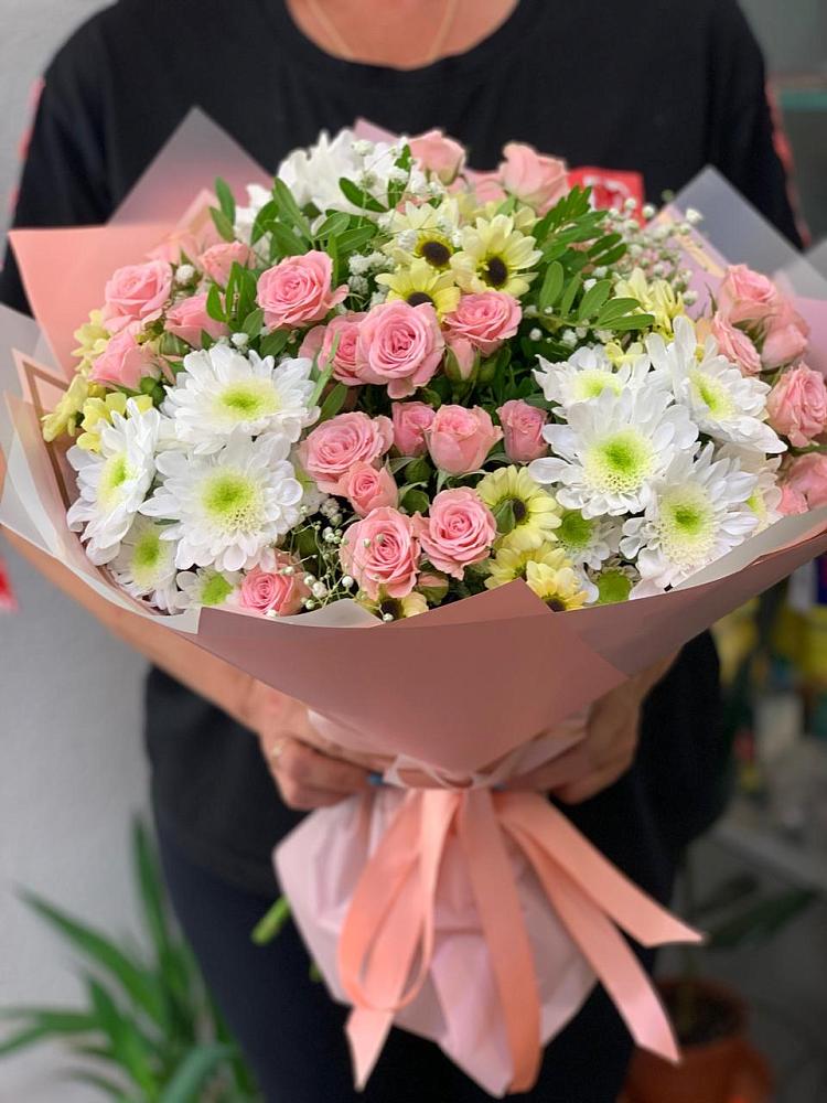 Букет цветов из: Розы и Хризантемы в Ангелово