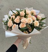 Букет Кремовые розы Латте в Ангелово