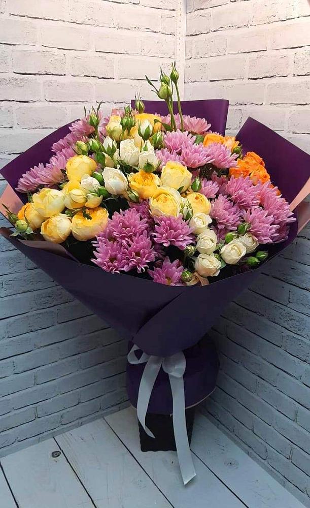 Букет цветов из: Хризантемы и Розы в Ангелово