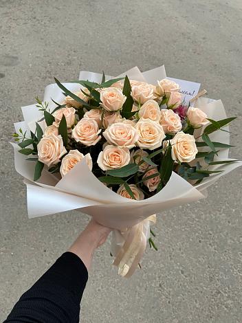 Букет Кремовые розы Латте в Ангелово